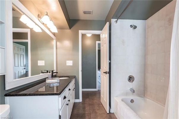 Bathroom, Dual Sink Vanities, Interior