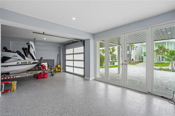 Fitness Equipment, Garage, Interior, Recessed Lighting