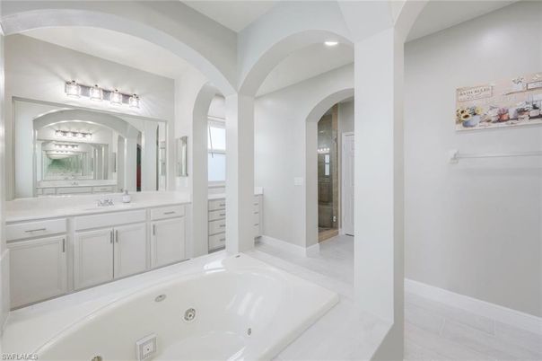Bathroom, Dual Sink Vanities, Interior, Recessed Lighting