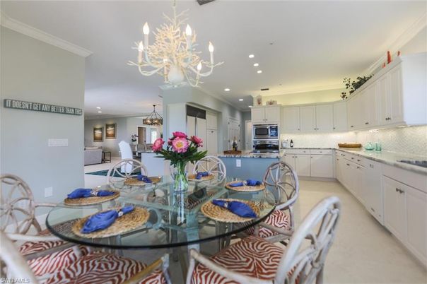 Chandelier, Dining room, Interior, Kitchen, Recessed Lighting, Stainless Steel Appliances