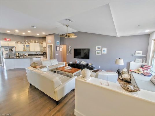 Interior, Kitchen, Living room, Pendant Lights, Recessed Lighting, Stainless Steel Appliances, Wood Texture Flooring