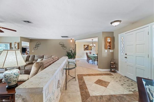 Chandelier, Dining room, Interior, Living room