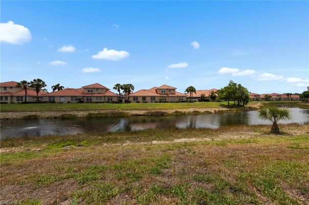 Exterior, Lake