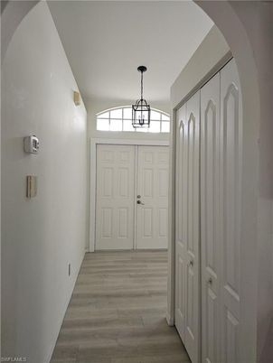 Interior, Pendant Lights, Wood Texture Flooring