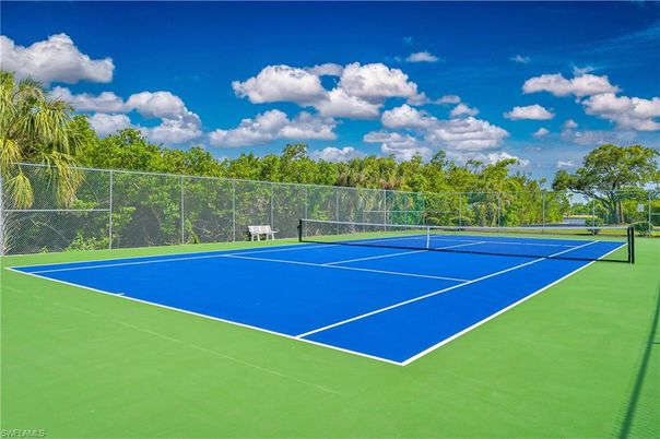 Exterior, Tennis Courts