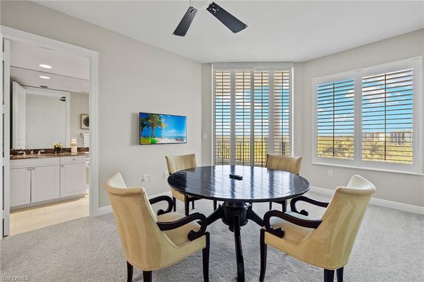 Dining room, Interior, Recessed Lighting