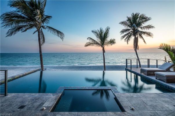 Exterior, Lake, Pool