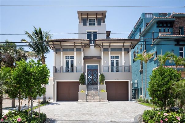 Attached, Exterior, Facade, Modern