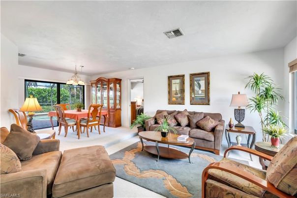 Chandelier, Dining room, Interior, Living room