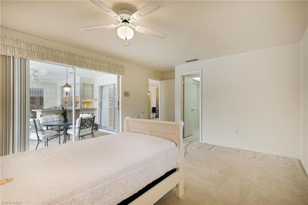 Bedroom, Dining room, Interior, Pendant Lights