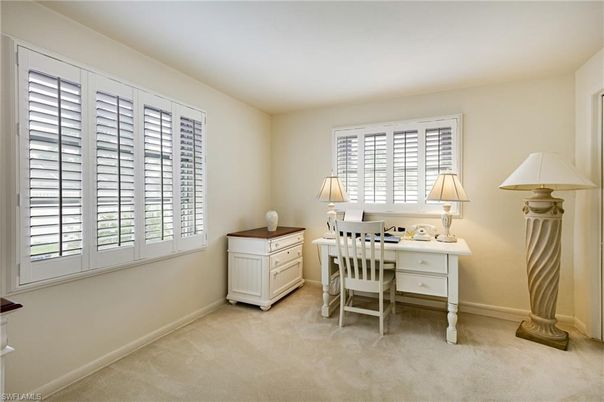 Home Office, Interior