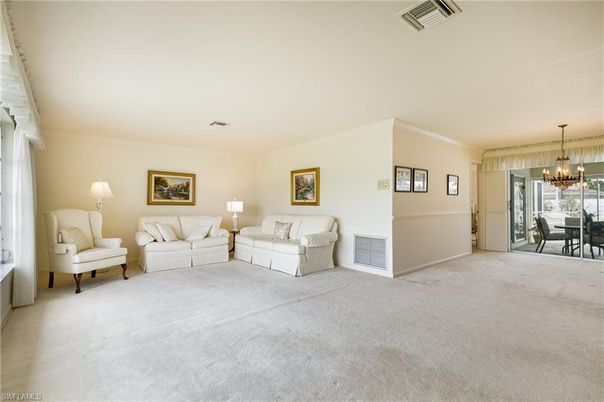 Chandelier, Dining room, Interior, Living room