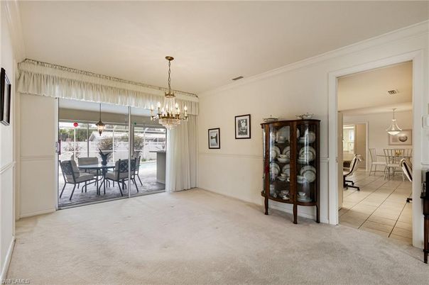 Chandelier, Dining room, Interior, Pendant Lights