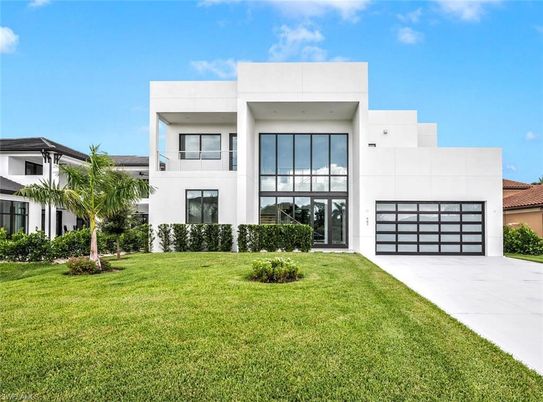 Attached, Backyard, Exterior, Facade, Modern