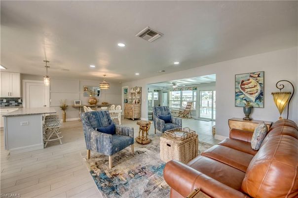 Interior, Kitchen, Living room, Pendant Lights, Recessed Lighting, Wood Texture Flooring