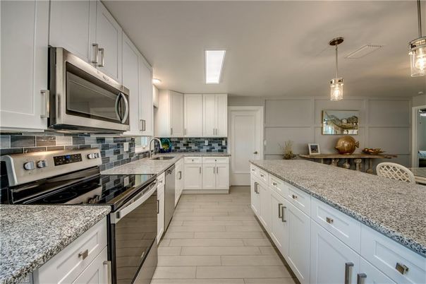 Interior, Kitchen, Pendant Lights, Stainless Steel Appliances