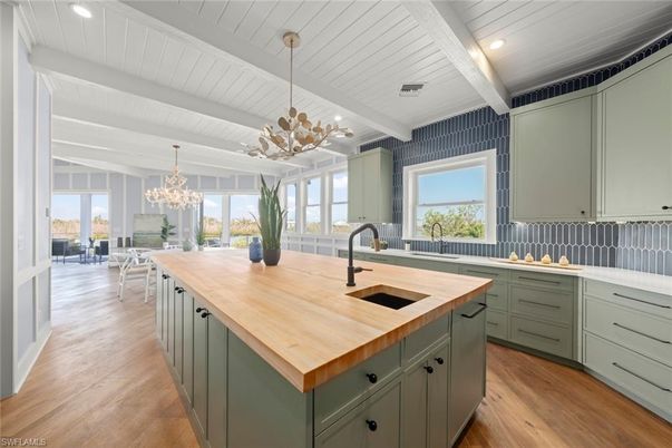 Chandelier, Dining room, Interior, Kitchen, Pendant Lights, Recessed Lighting, Wood Texture Flooring