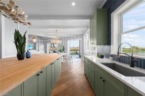 Chandelier, Dining room, Interior, Kitchen, Recessed Lighting, Wood Texture Flooring