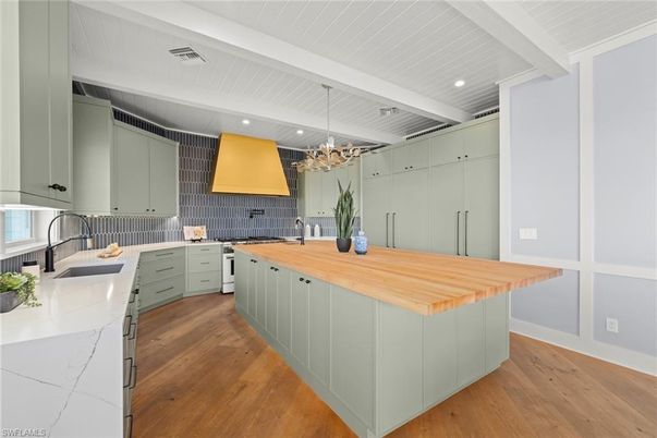Chandelier, Interior, Kitchen, Recessed Lighting, Wood Texture Flooring
