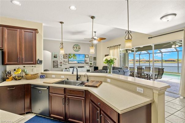 Dining room, Interior, Kitchen, Pendant Lights, Recessed Lighting, Water