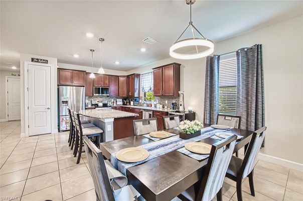 Dining room, Interior, Kitchen, Pendant Lights, Recessed Lighting, Stainless Steel Appliances