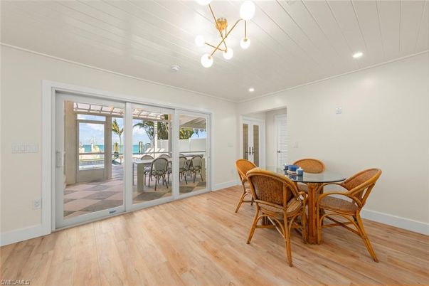 Dining room, Interior, Pendant Lights, Recessed Lighting, Wood Texture Flooring