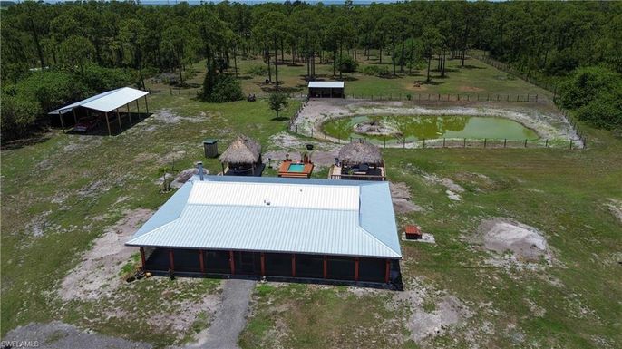 Exterior, Drone