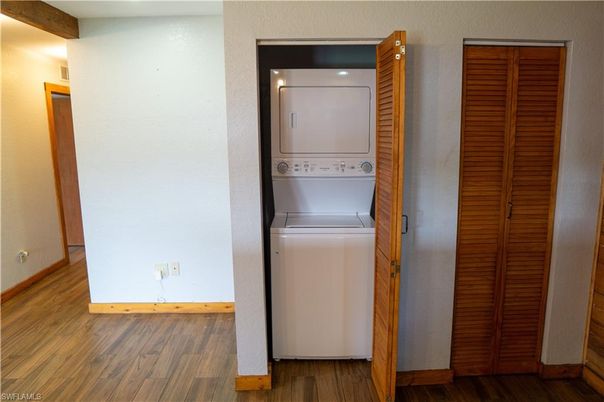 Interior, Utility Closets, Washer, Wood Texture Flooring
