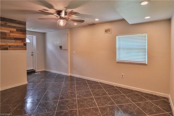 Empty room, Interior, Recessed Lighting, Wooden Walls