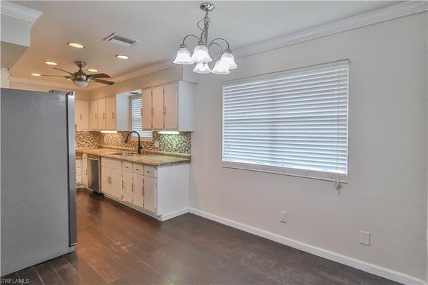 Chandelier, Interior, Kitchen, Recessed Lighting, Wood Texture Flooring