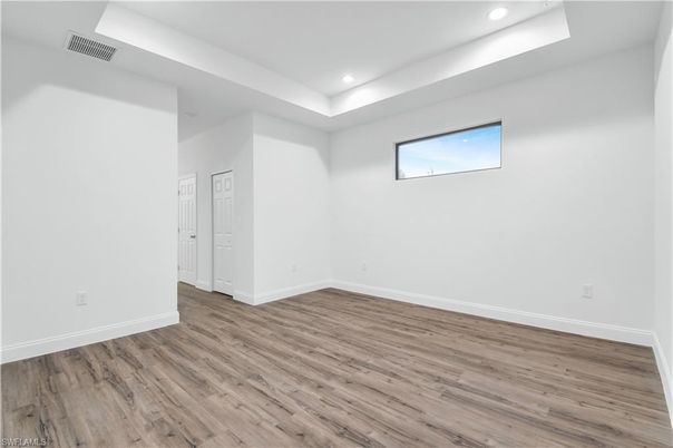 Empty room, Interior, Recessed Lighting, Wood Texture Flooring