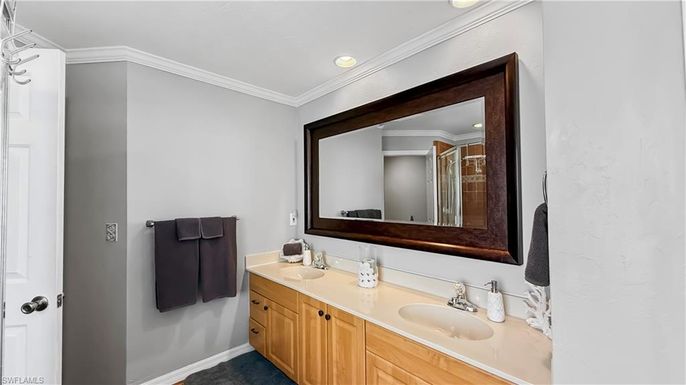 Bathroom, Dual Sink Vanities, Interior, Recessed Lighting