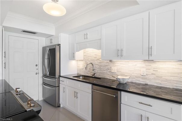 Interior, Kitchen, Pendant Lights, Stainless Steel Appliances