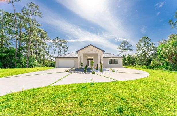 Backyard, Detached Garage, Exterior
