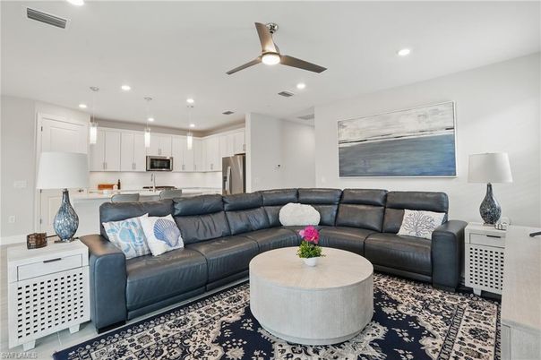Interior, Kitchen, Living room, Pendant Lights, Recessed Lighting, Stainless Steel Appliances