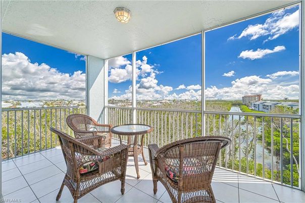 Interior, Sun Room, Water