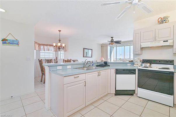 Chandelier, Dining room, Interior, Kitchen, Recessed Lighting