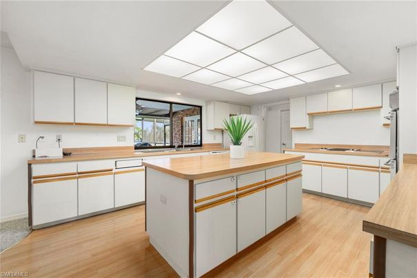 Interior, Kitchen, Recessed Lighting, Wood Texture Flooring