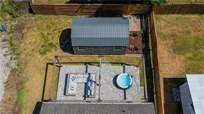 Exterior, Drone