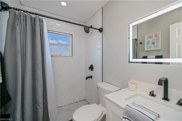 Bathroom, Interior, Recessed Lighting