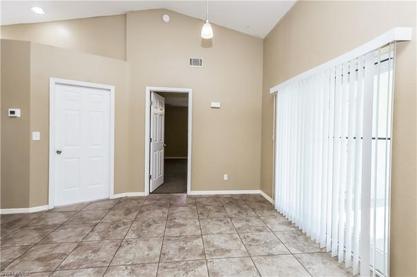 Empty room, Interior, Pendant Lights, Recessed Lighting