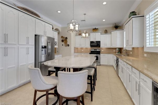 Dining room, Interior, Kitchen, Pendant Lights, Recessed Lighting, Stainless Steel Appliances