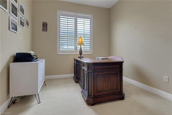 Home Office, Interior