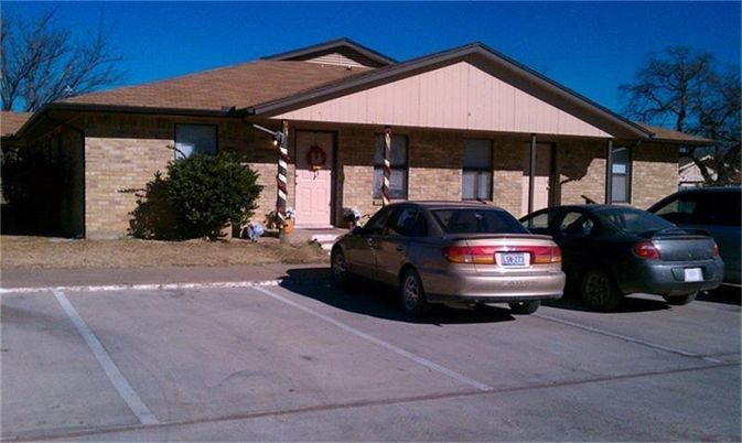 Exterior, Facade, Brick Facade, American Craftsman