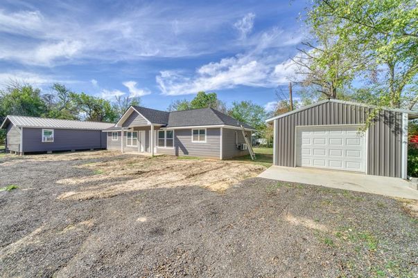 Backyard, Detached Garage, Exterior