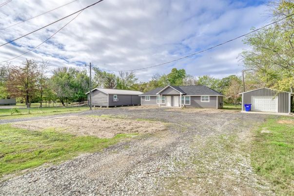 Backyard, Detached Garage, Exterior