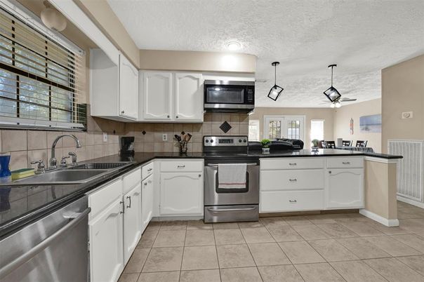 Interior, Kitchen, Pendant Lights, Recessed Lighting, Stainless Steel Appliances