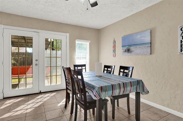 Dining room, Interior