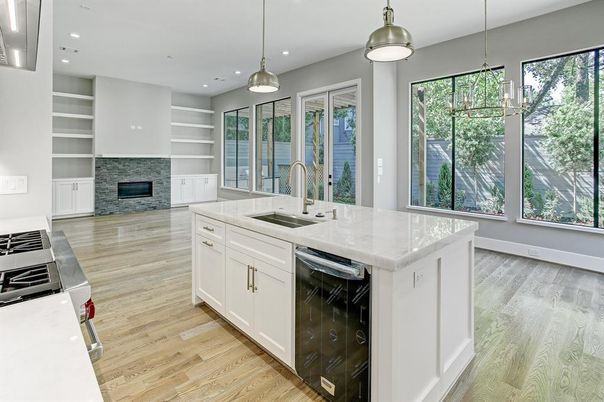 Fireplace, Interior, Kitchen, Pendant Lights, Recessed Lighting, Wood Texture Flooring