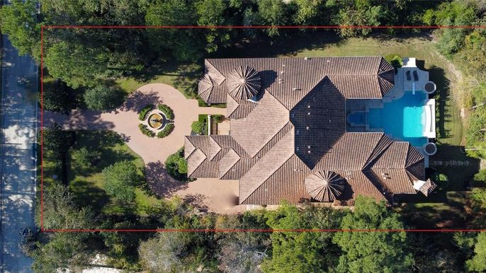 Exterior, Drone